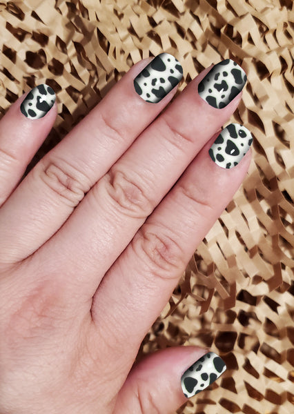 All the Right Moos Prestige Nail Wrap