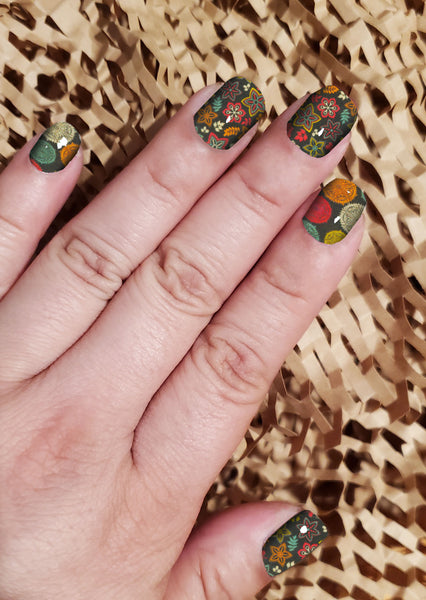 Get a Lotus This EXCLUSIVE Luxury Nail Wrap