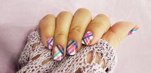 Playful Plaid Nail Wrap