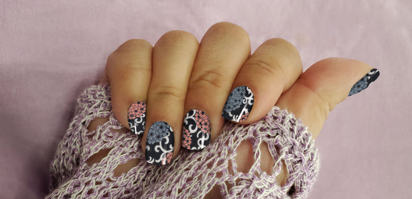 Dahlia Swirl Nail Wrap