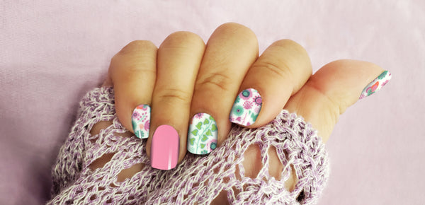 Frolic & Flutter Nail Wrap