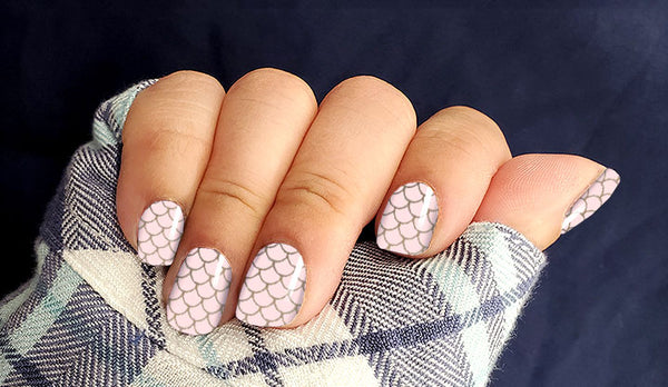 Golden Scales Nail Wrap